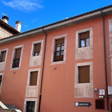 Apartamentosarturo Llanes Laplaza Atico Centrico Exterior photo